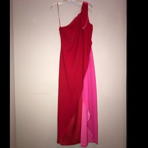 Beautiful dress, unfortunately a little too small for me.